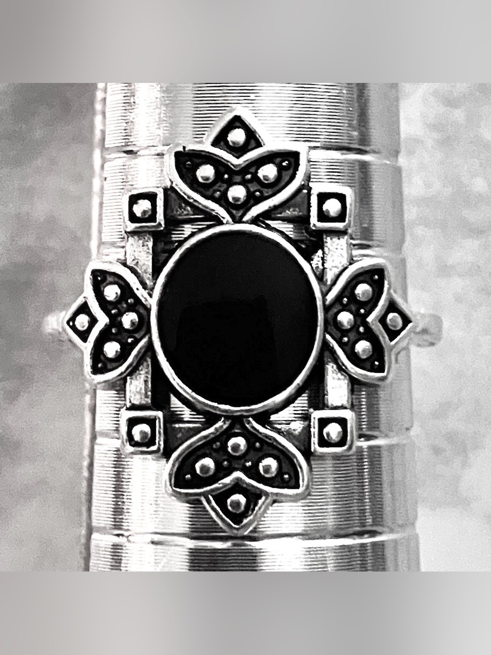 Black onyx Stone set in silver tone Floral Statement Ring size 7.5 US